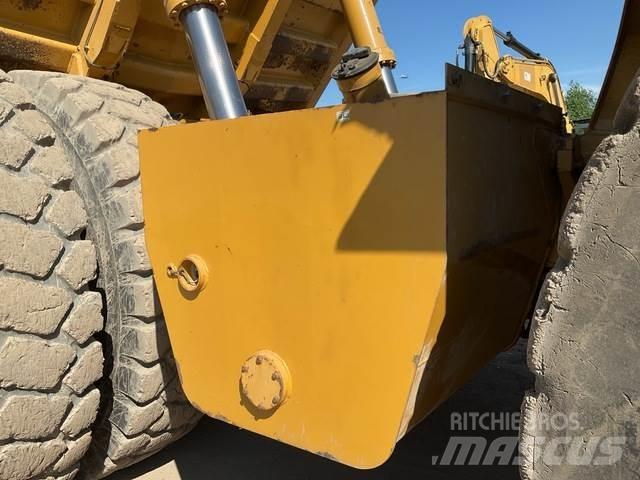 CAT 777F Artikulētie pašizgāzēji