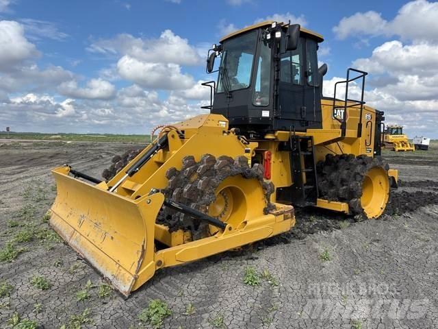 CAT 815 Augsnes blīvētāji
