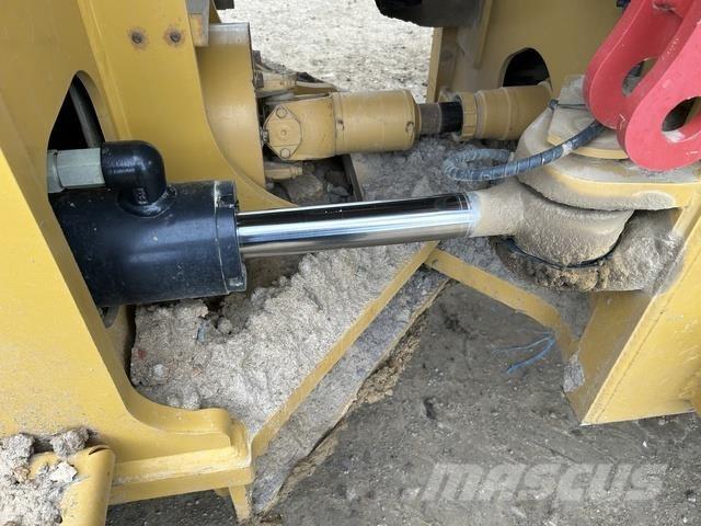 CAT 815 Augsnes blīvētāji