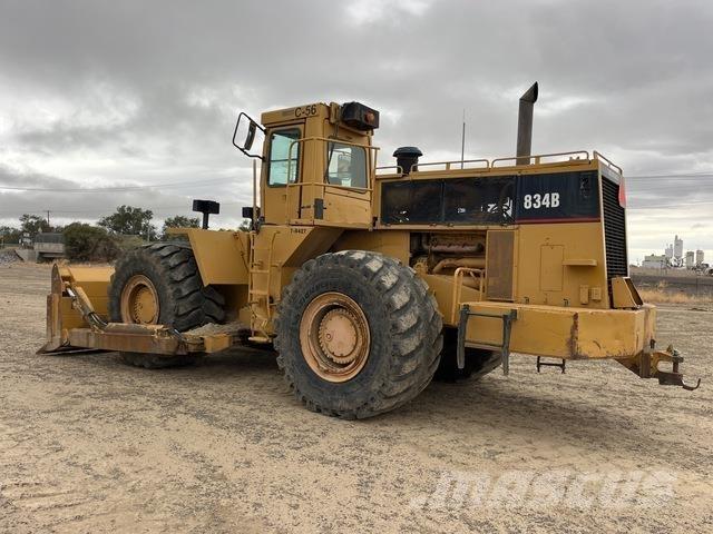 CAT 834B Riteņu buldozeri