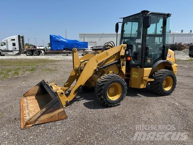 CAT 903D Iekrāvēji uz riteņiem