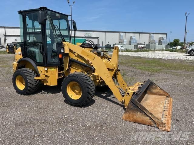 CAT 903D Iekrāvēji uz riteņiem