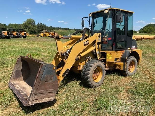 CAT 904B Iekrāvēji uz riteņiem