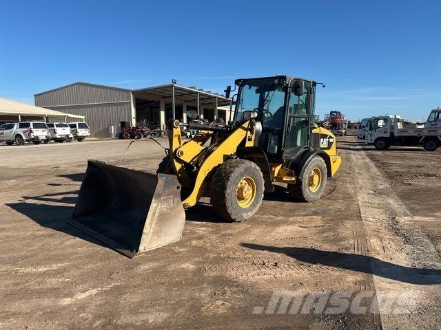 CAT 906H Iekrāvēji uz riteņiem