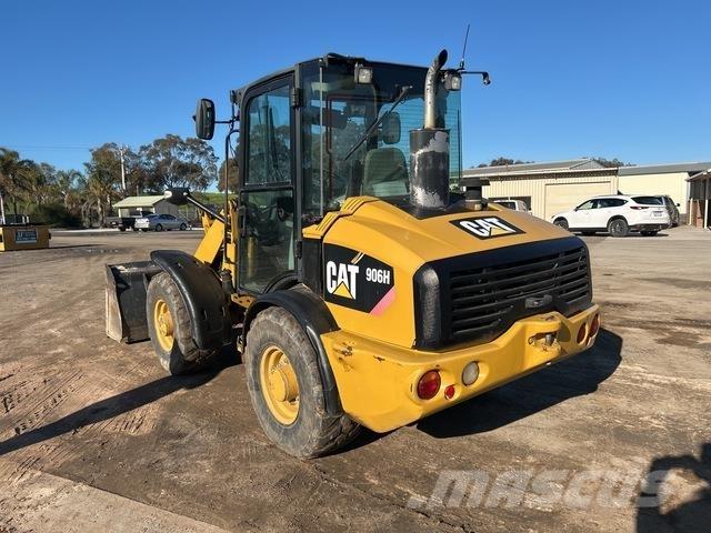 CAT 906H Iekrāvēji uz riteņiem