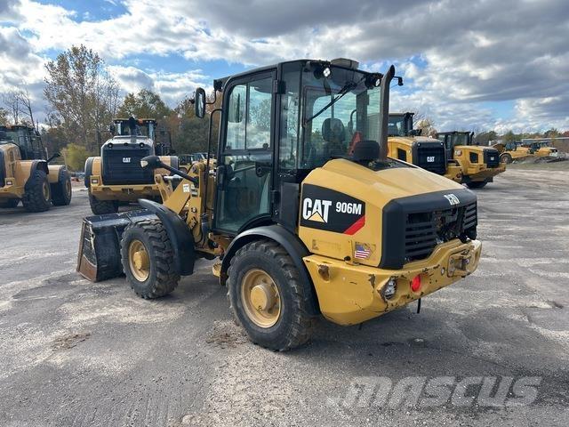 CAT 906M Iekrāvēji uz riteņiem