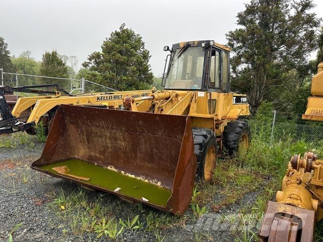 CAT 910F Iekrāvēji uz riteņiem