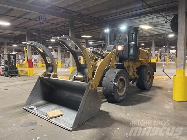 CAT 920 Iekrāvēji uz riteņiem
