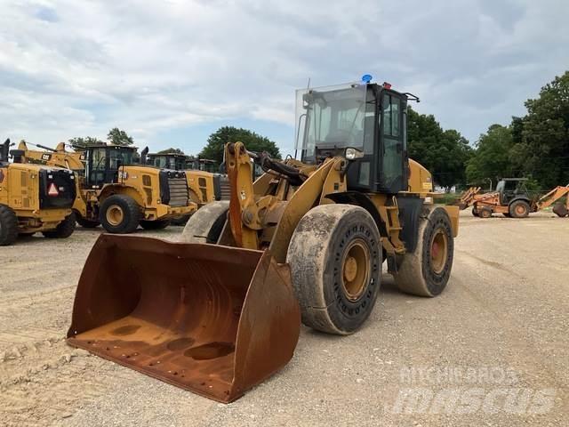 CAT 920 Iekrāvēji uz riteņiem