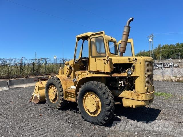 CAT 922 Iekrāvēji uz riteņiem