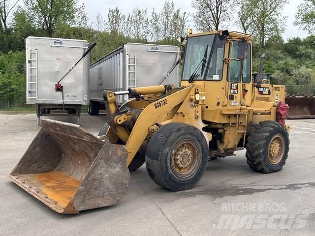 CAT 926 Iekrāvēji uz riteņiem