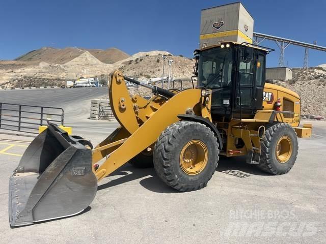 CAT 926M Iekrāvēji uz riteņiem