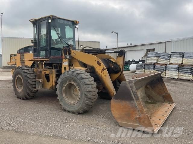 CAT 928G Iekrāvēji uz riteņiem