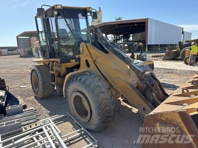CAT 930G Iekrāvēji uz riteņiem