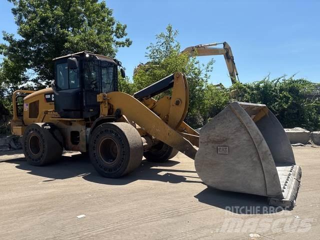 CAT 930K Iekrāvēji uz riteņiem