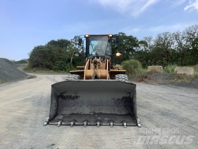 CAT 938H Iekrāvēji uz riteņiem