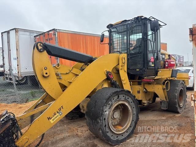 CAT 938K Iekrāvēji uz riteņiem