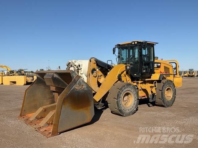 CAT 938M Iekrāvēji uz riteņiem