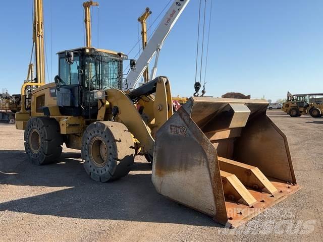 CAT 938M Iekrāvēji uz riteņiem