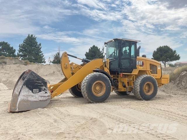 CAT 938M Iekrāvēji uz riteņiem