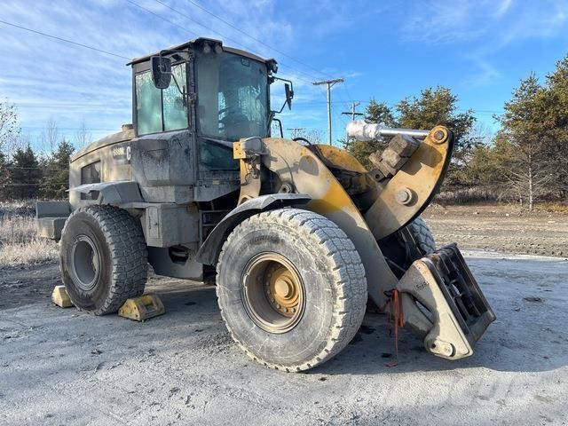 CAT 938M Iekrāvēji uz riteņiem