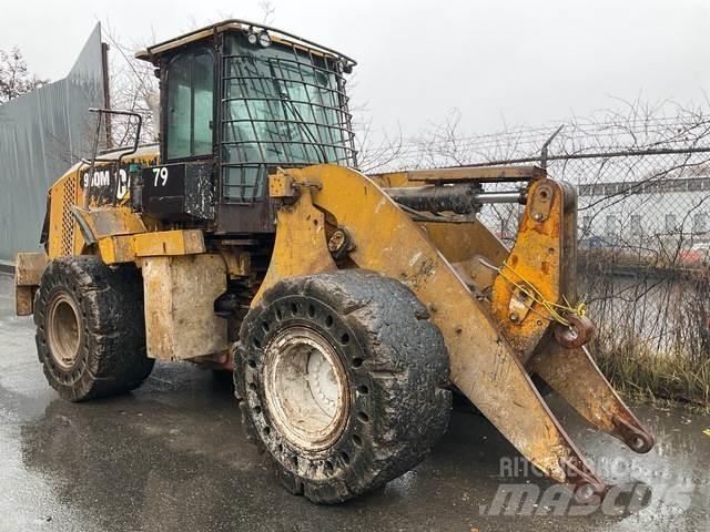 CAT 950M Iekrāvēji uz riteņiem