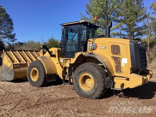 CAT 950M Iekrāvēji uz riteņiem
