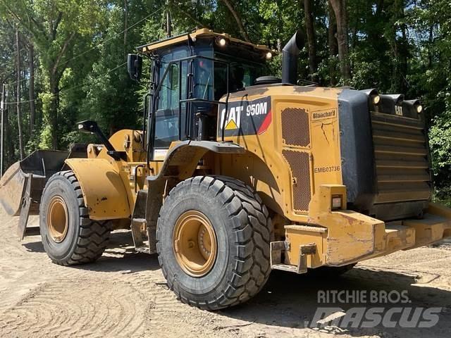 CAT 950M Iekrāvēji uz riteņiem