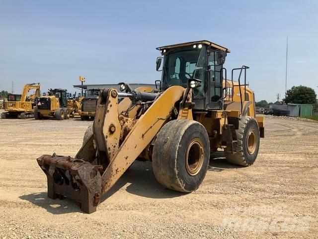 CAT 950M Iekrāvēji uz riteņiem