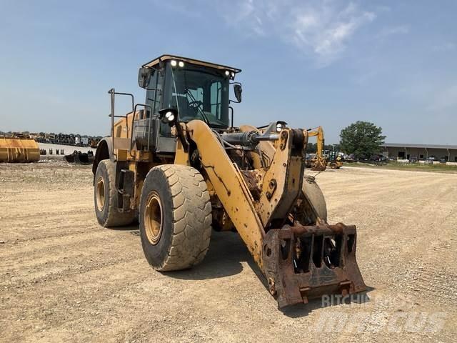 CAT 950M Iekrāvēji uz riteņiem