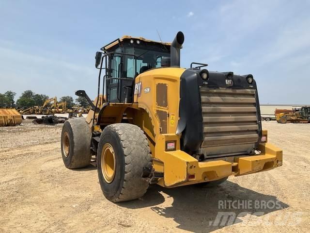 CAT 950M Iekrāvēji uz riteņiem