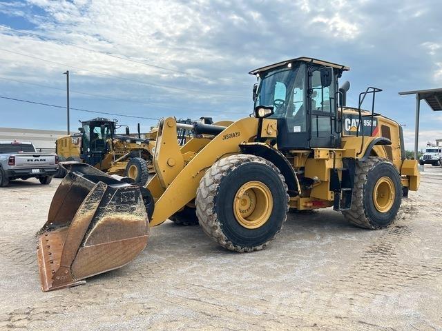 CAT 950M Iekrāvēji uz riteņiem
