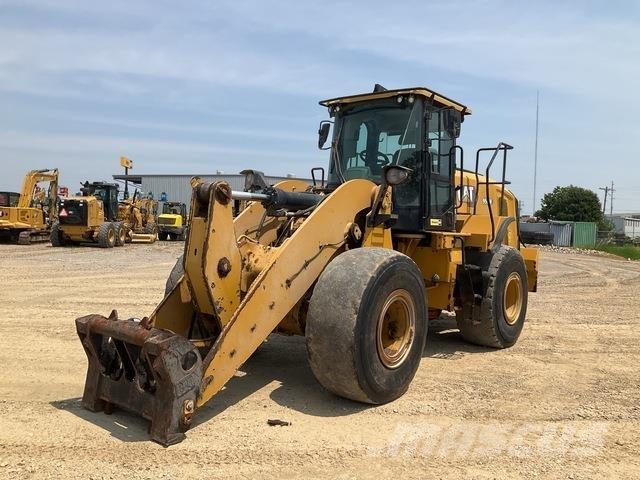 CAT 950M Iekrāvēji uz riteņiem