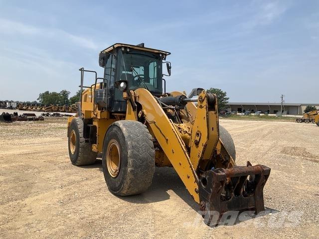 CAT 950M Iekrāvēji uz riteņiem