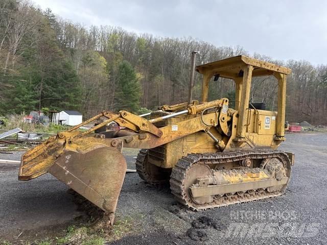 CAT 951C Kāpurķēžu iekrāvēji