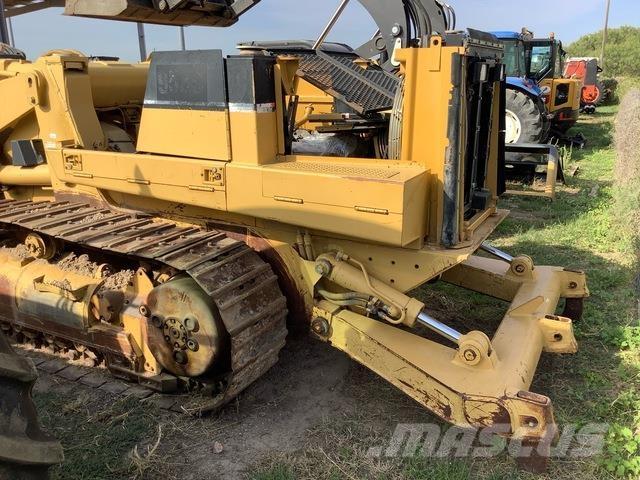 CAT 953C Kāpurķēžu iekrāvēji