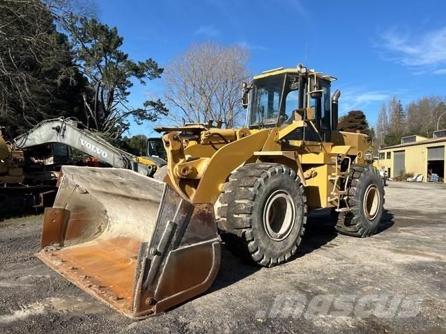 CAT 960 Iekrāvēji uz riteņiem
