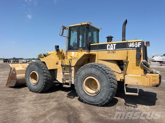 CAT 966F Iekrāvēji uz riteņiem
