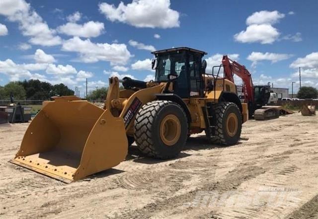 CAT 972 Iekrāvēji uz riteņiem