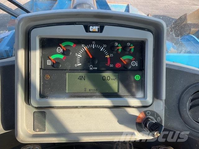 CAT 972M Iekrāvēji uz riteņiem