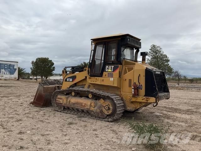 CAT 973D Kāpurķēžu iekrāvēji
