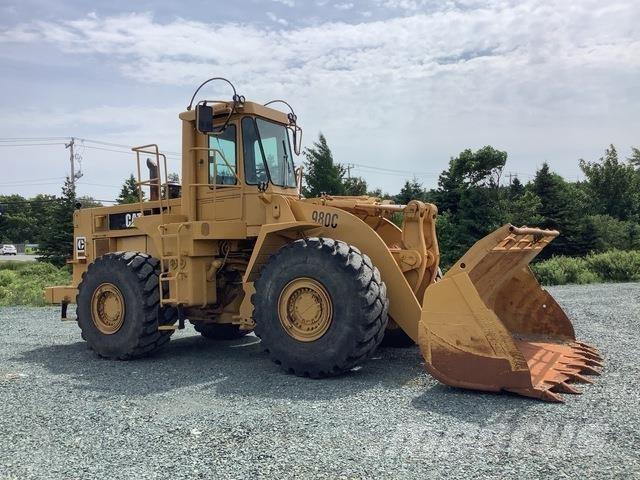 CAT 980 Iekrāvēji uz riteņiem