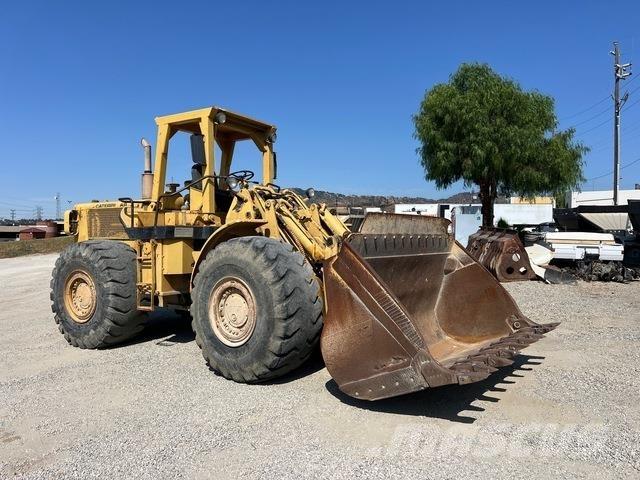 CAT 980B Iekrāvēji uz riteņiem