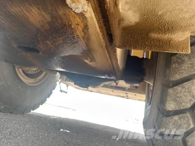CAT 980G Iekrāvēji uz riteņiem