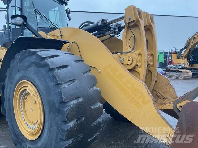 CAT 982M Iekrāvēji uz riteņiem