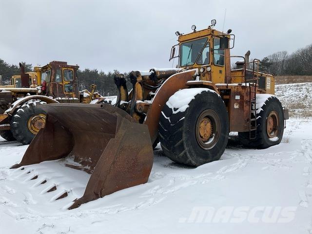 CAT 988B Iekrāvēji uz riteņiem