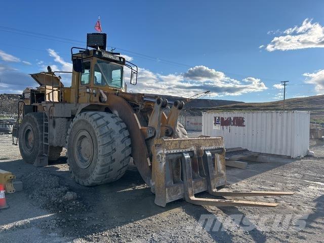 CAT 988F Iekrāvēji uz riteņiem