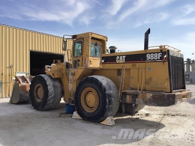 CAT 988F Iekrāvēji uz riteņiem