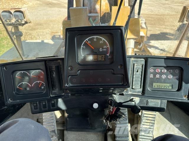 CAT 988G Iekrāvēji uz riteņiem