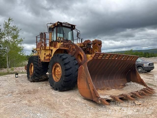 CAT 990 Iekrāvēji uz riteņiem